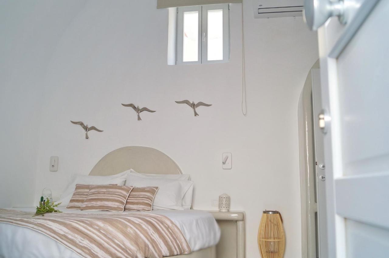 Golden Stone Santorini Suites Akrotírion Extérieur photo