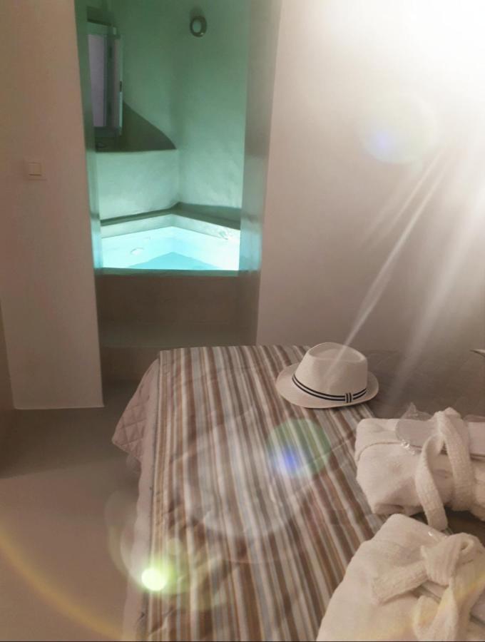 Golden Stone Santorini Suites Akrotírion Extérieur photo